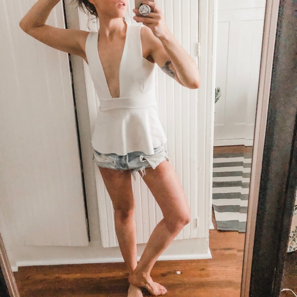 **SOLD** Bec & Bridge Plunge Peplum Tank sz6 a3* - Picture 5 of 8